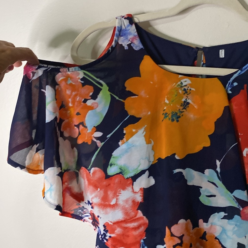Floral Midi Dress in Navy with peek a boo shoulders size small - Picture 3 of 5
